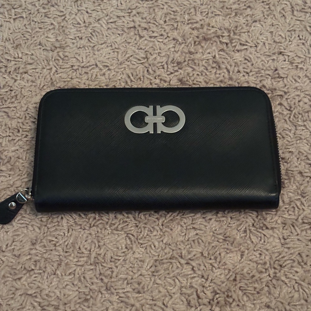 Salvatore Ferragamo Black Wallet with Silver Accents - Picture 2 of 9